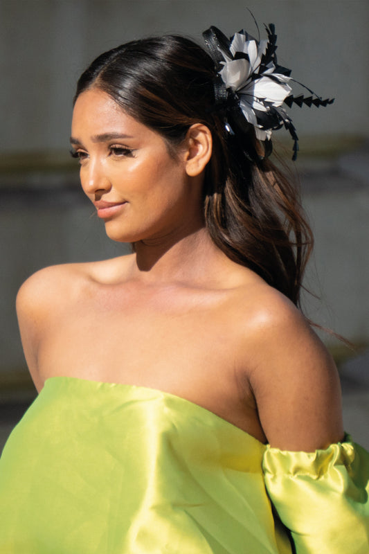 OLIVIA FASCINATOR CLIP BLACK AND WHITE