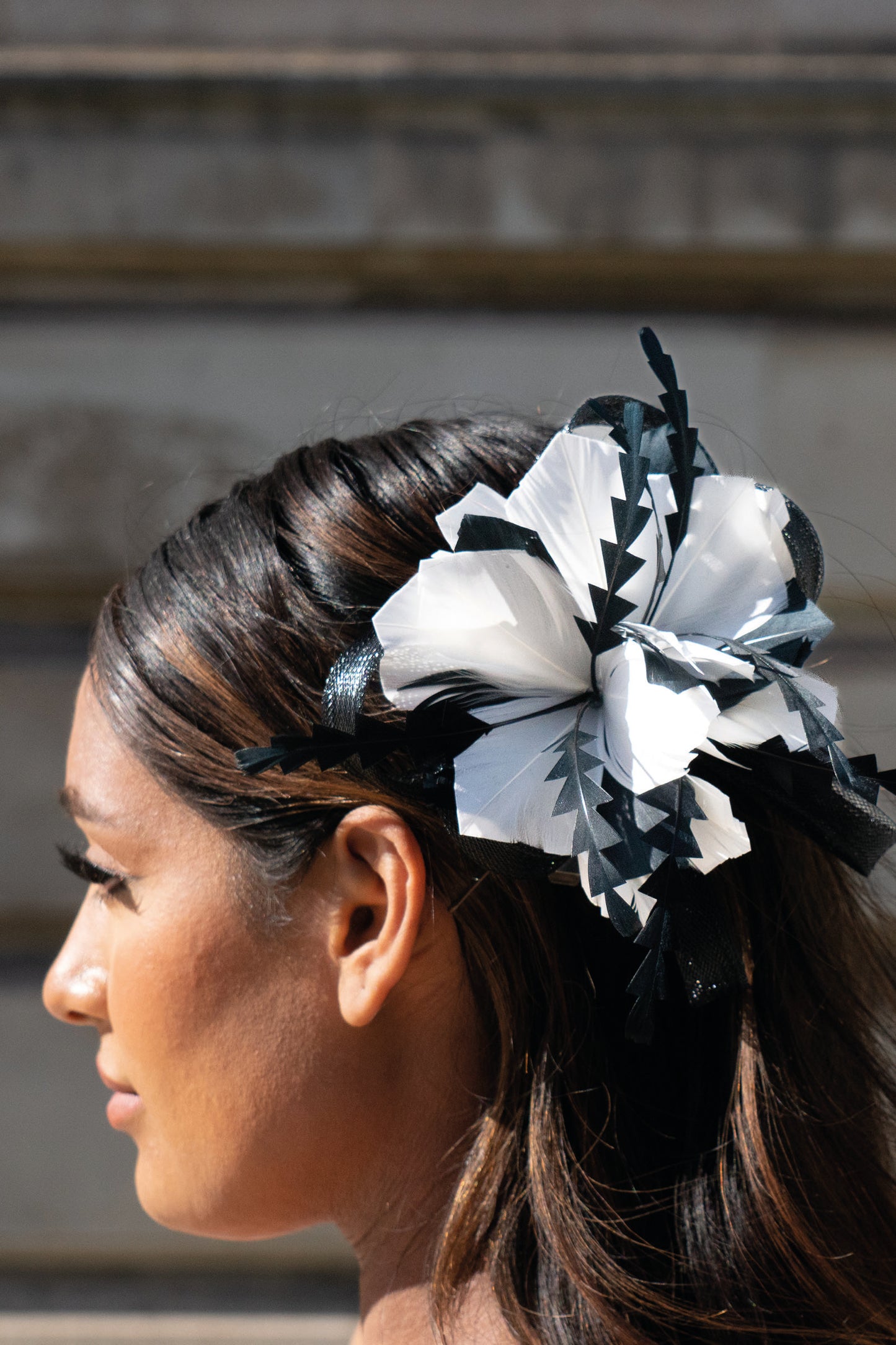 OLIVIA FASCINATOR CLIP BLACK AND WHITE