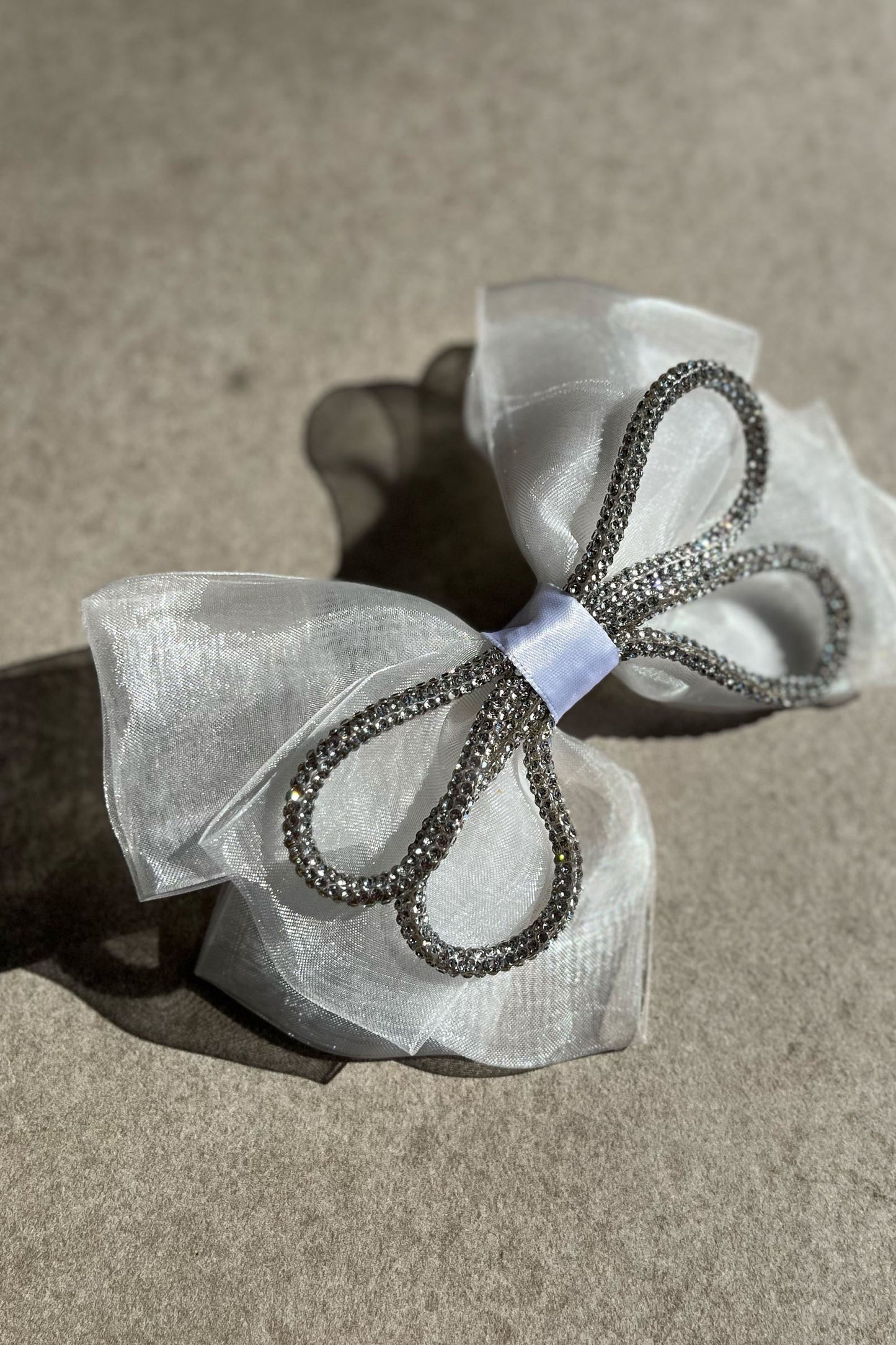 JESSICA BOW CLIP IVORY