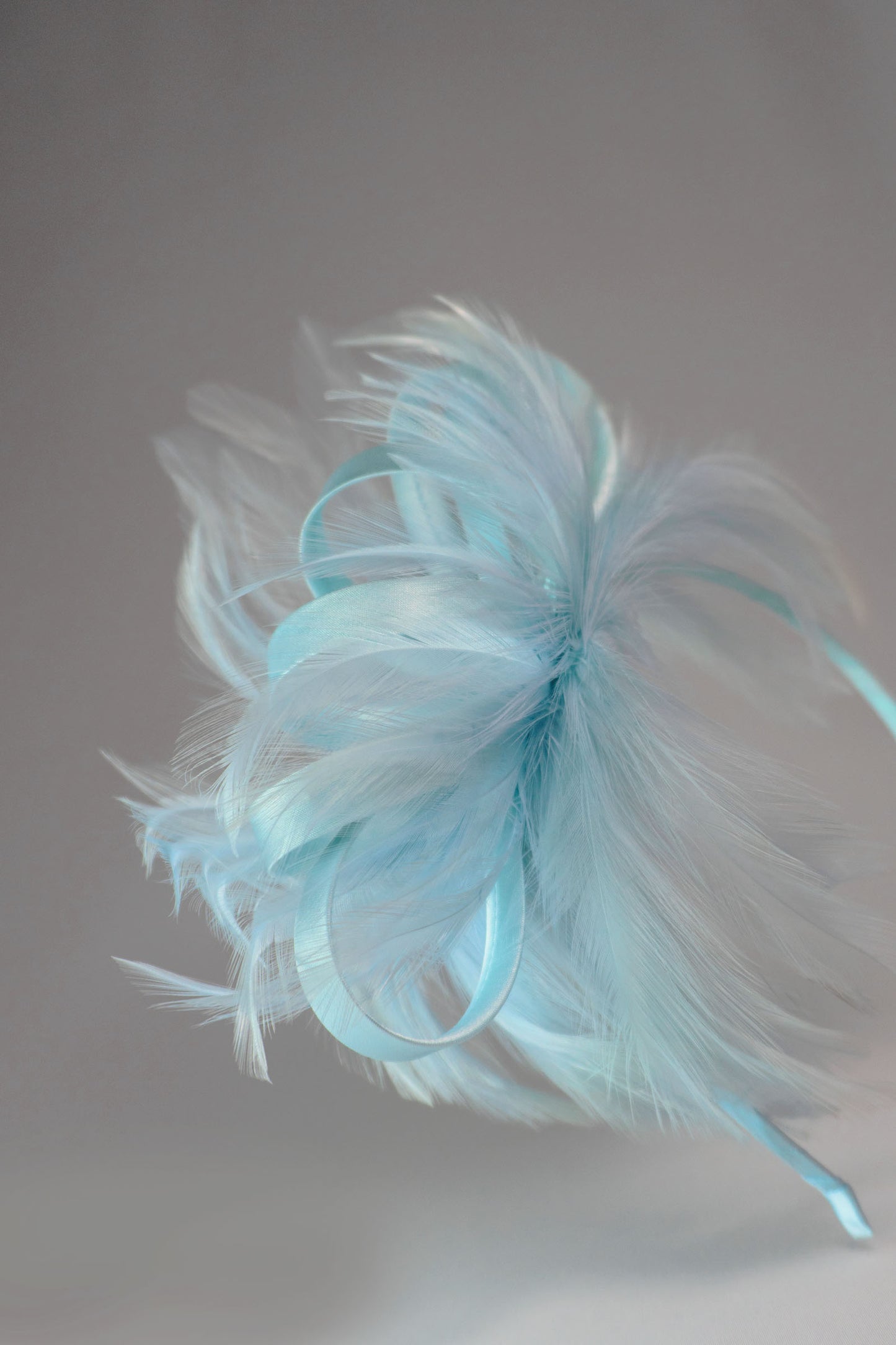 MARY-BETH FASCINATOR SKY BLUE