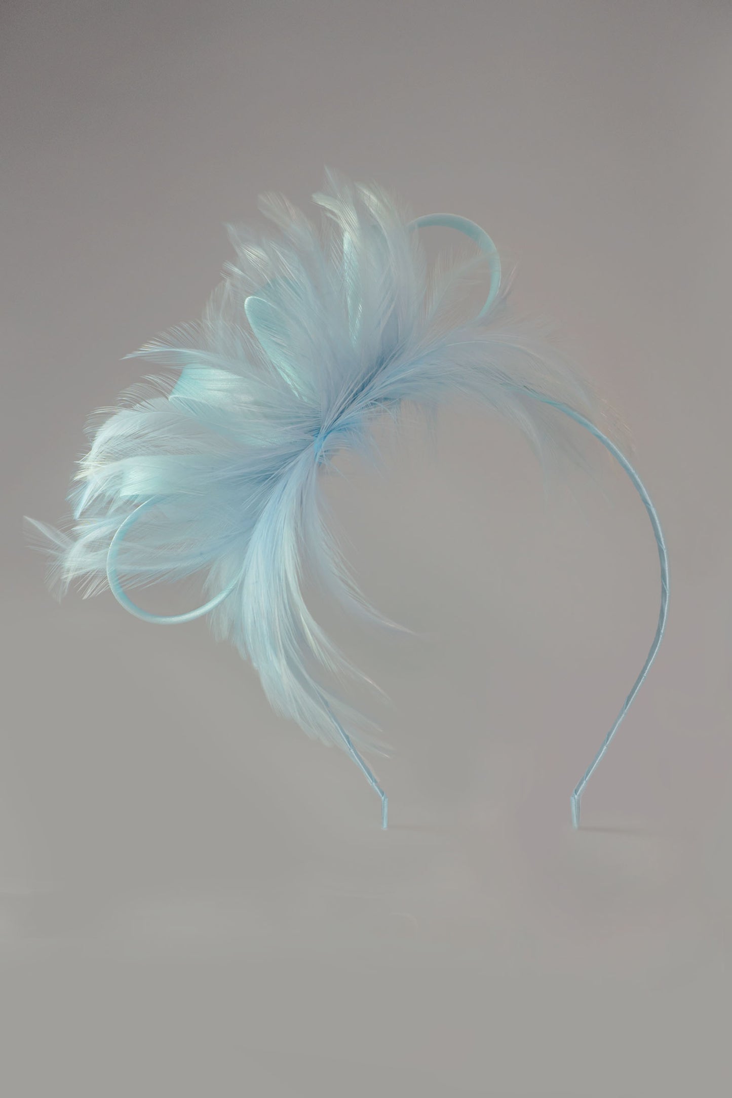MARY-BETH FASCINATOR SKY BLUE