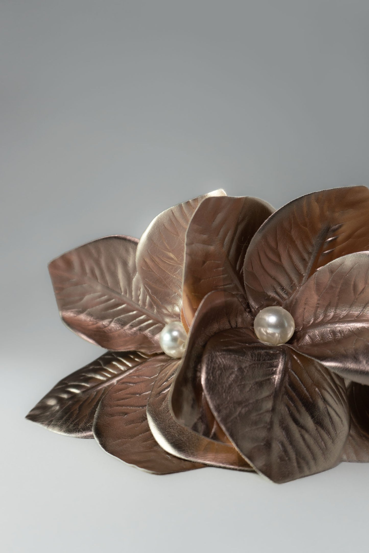 MORGAN STATEMENT FLORAL HEADBAND ROSE GOLD