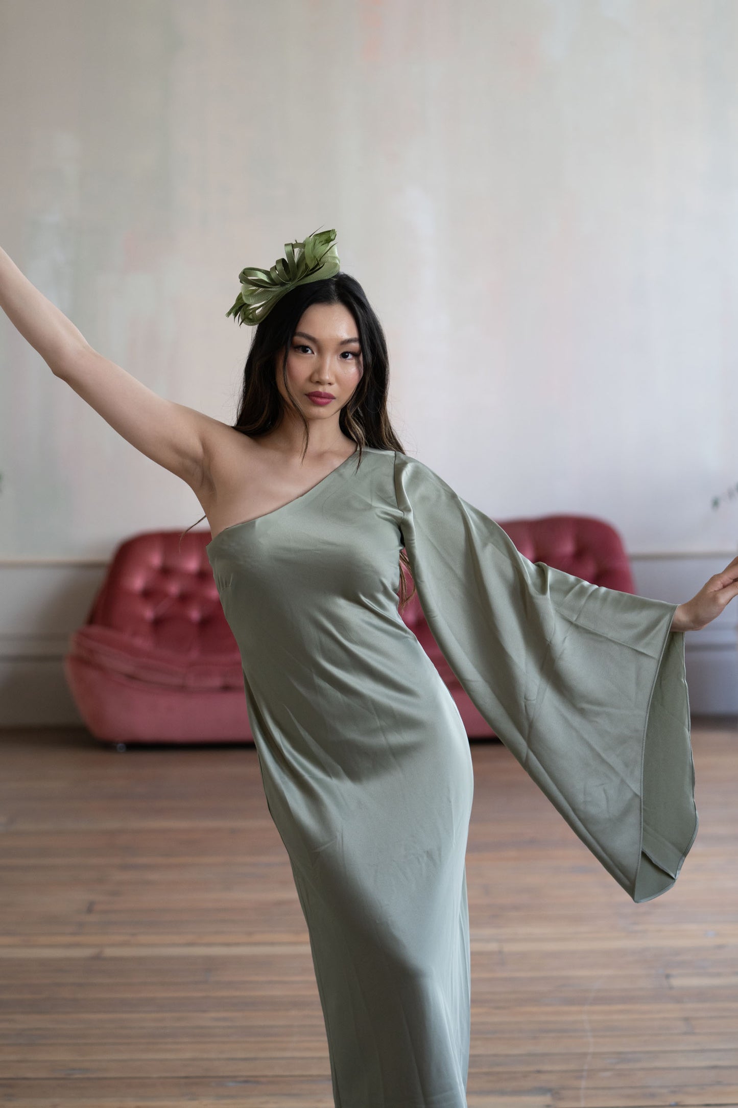 NATALIA FASCINATOR HEADBAND OLIVE GREEN