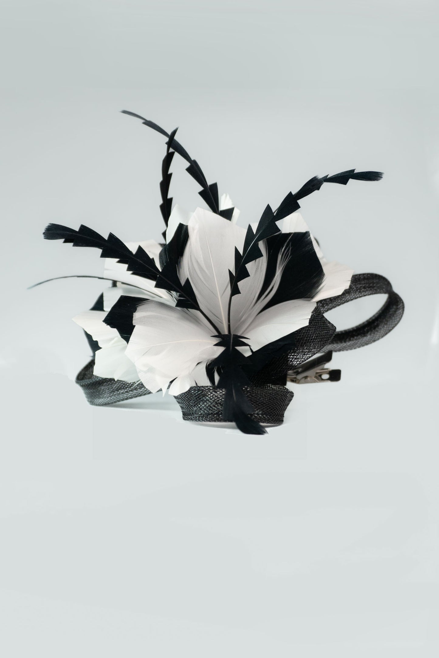 OLIVIA FASCINATOR CLIP BLACK AND WHITE