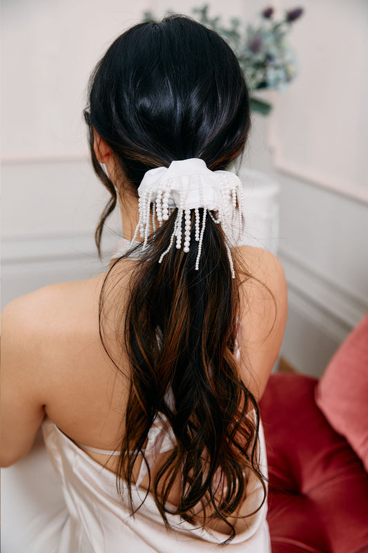 ARABELLA PEARL SCRUNCHIE IVORY