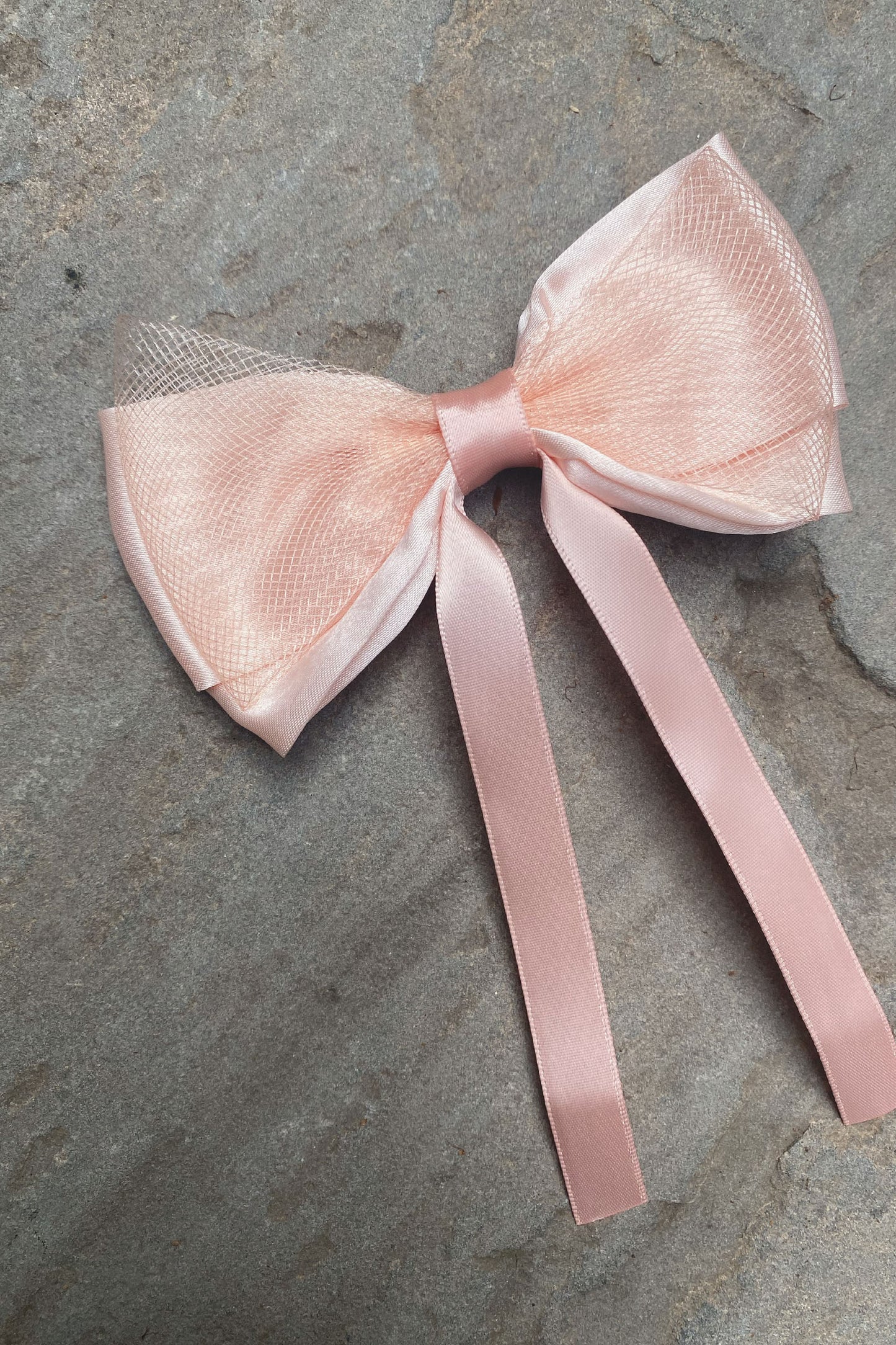 SOPHIA BOW CLIP - LIGHT PINK