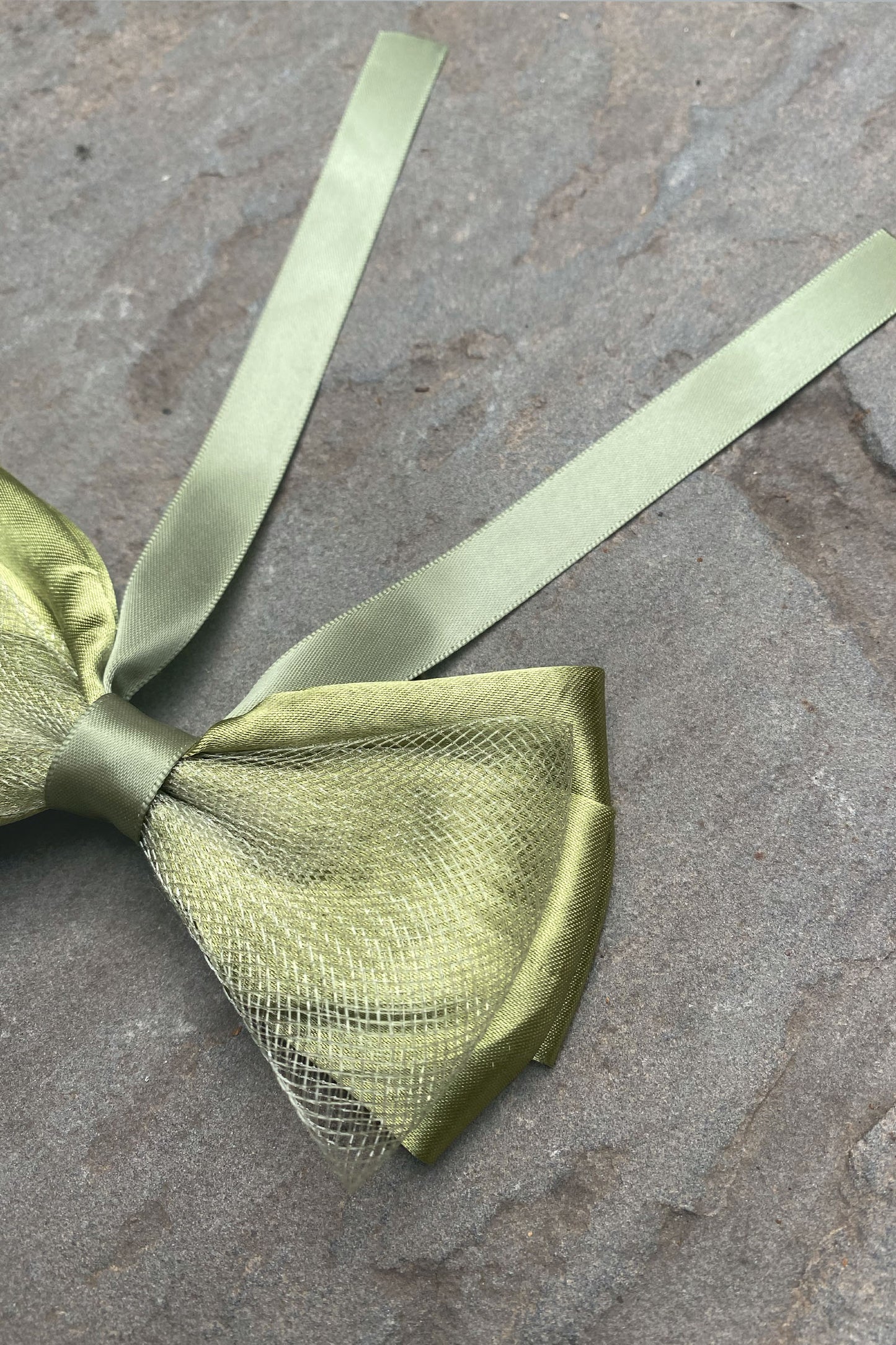 SOPHIA BOW CLIP - OLIVE GREEN