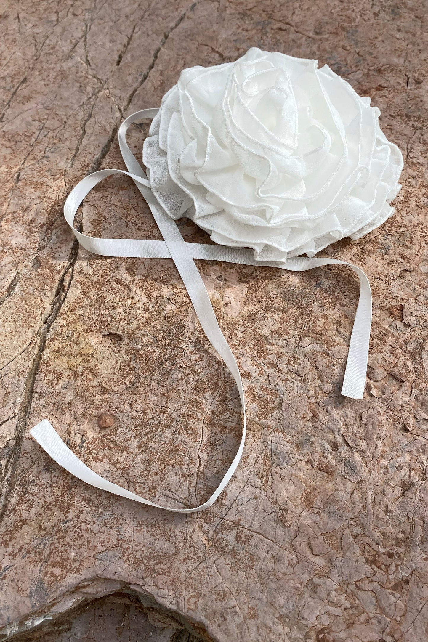 KYLIE CORSAGE IVORY