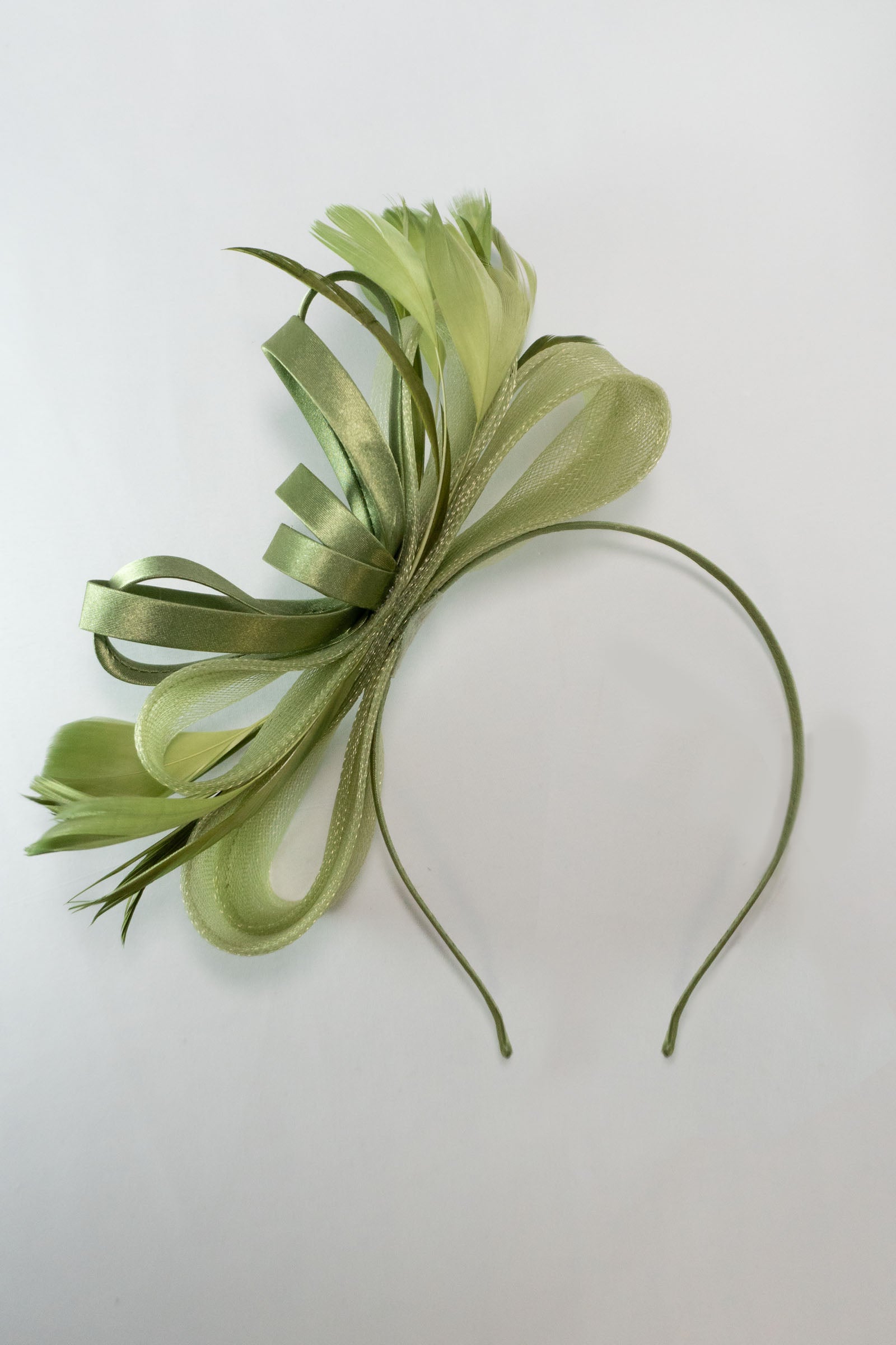 NATALIA FASCINATOR HEADBAND OLIVE GREEN – Bonitoandgrace